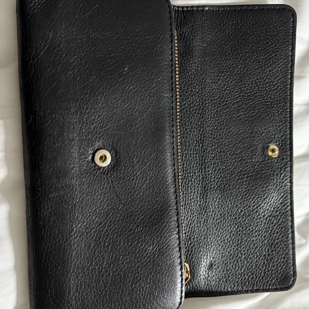 Marc by Marc Jacobs Black Wallet with Gold Plaque - Picture 4 of 9